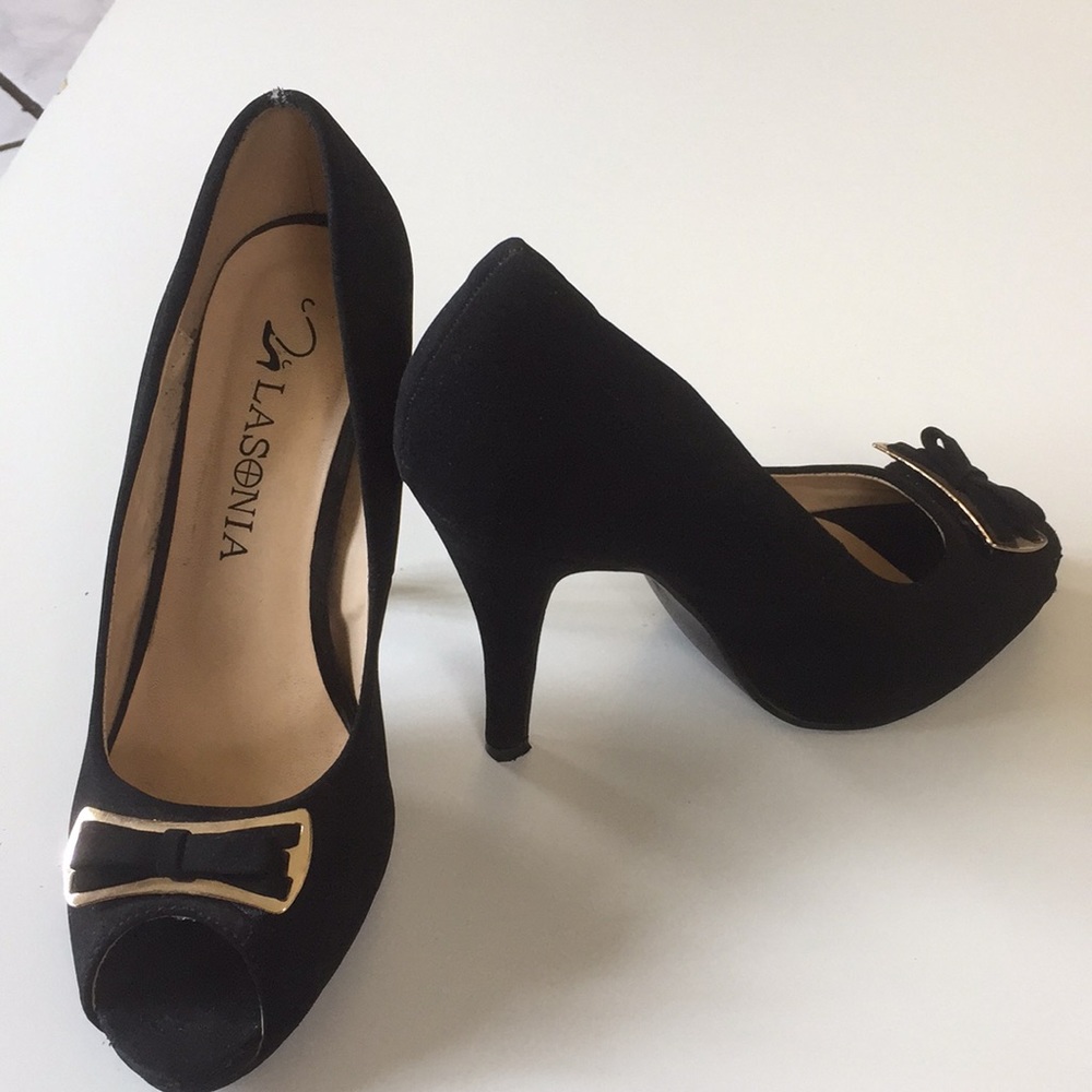 LASONIA. black heel